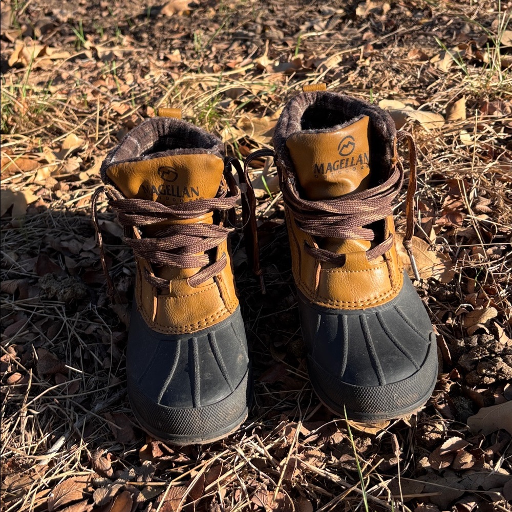Boys Magellan Outdoors Tan and Brown Hiking Boots. Sz3
